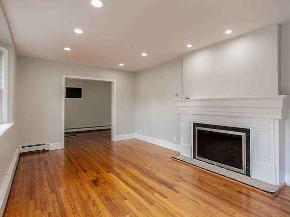 2nd image of 40 Jefferson St