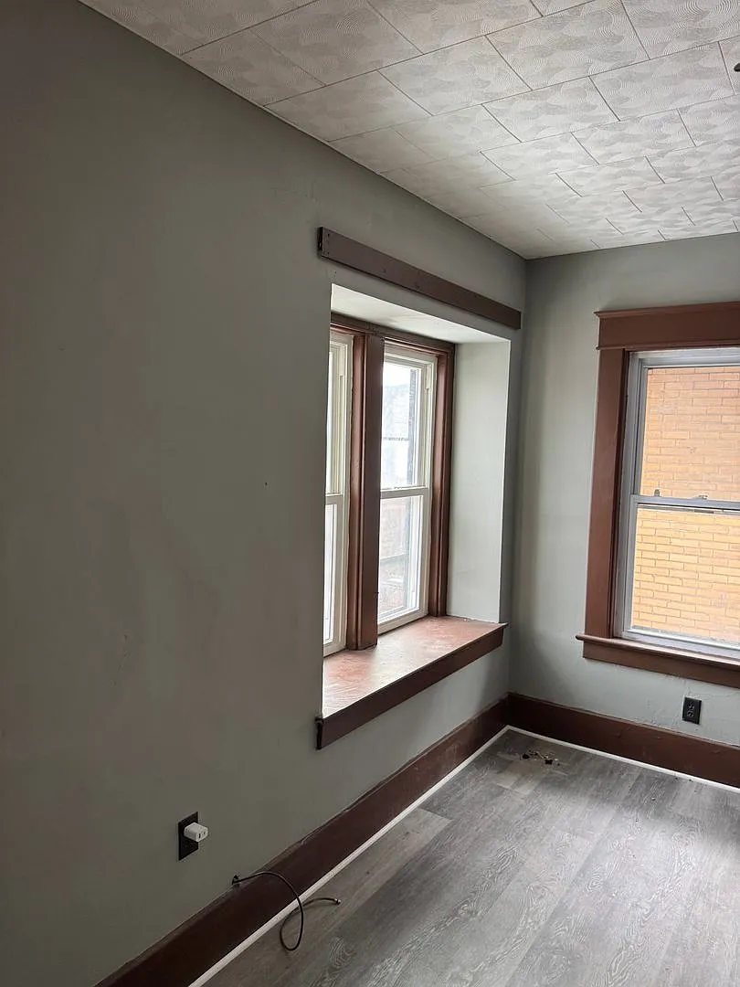 2 bedroom 1 bath second floor unit — Photo 4