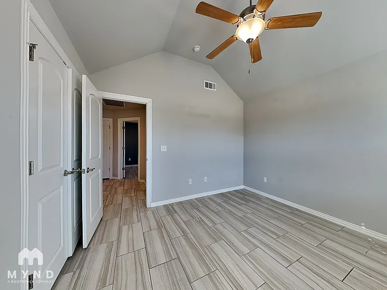 480 Holly St — Photo 15