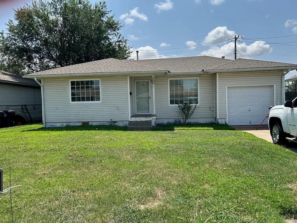 2 bed, 900 sqft, $1,000 — Photo 3