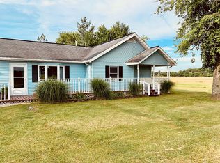 9559 E Dix Irvington Rd, Dix, IL 62830