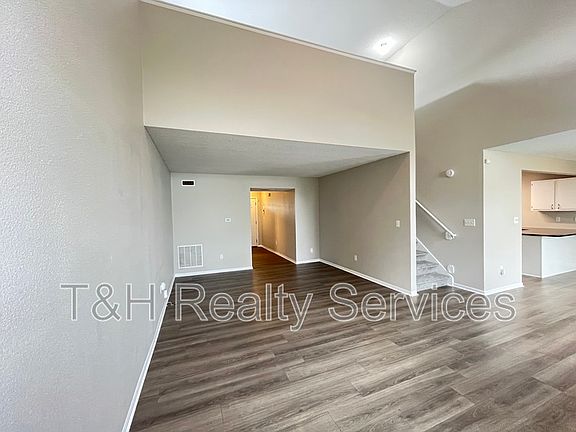 3rd image of 3843 Burningbush Dr