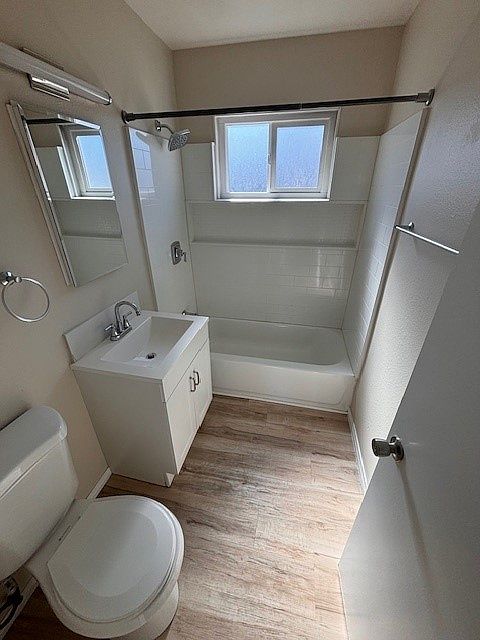 1st image of 4019 46th St APT 6