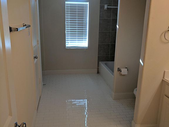 2nd image of 6823 Foghorn Ln