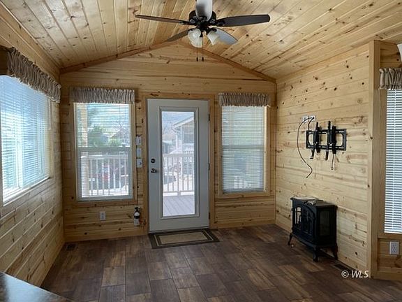 3rd image of 325 E Main St #5