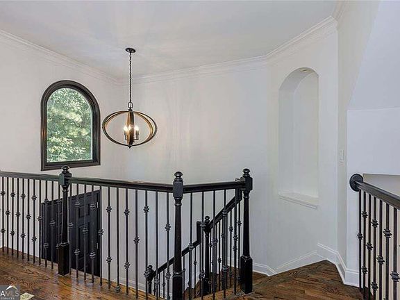 5th image of 5561 Julian Pl