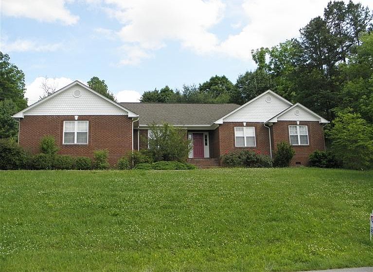 1st image of 204 Chinook Dr
