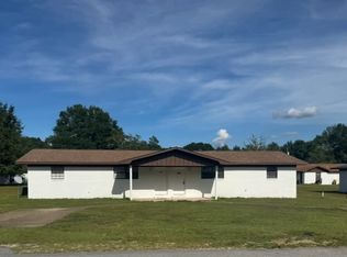 1004 N 20th St, Defuniak Springs, FL 32433