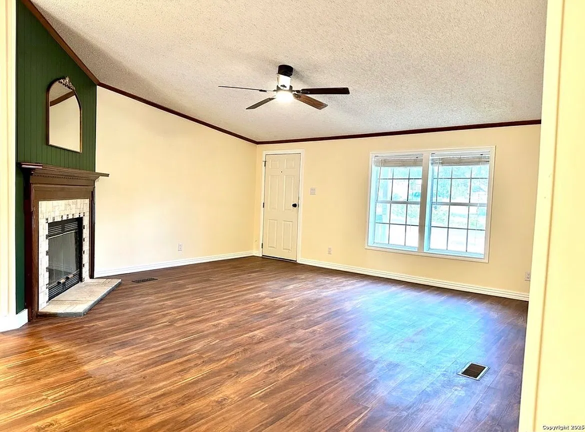 3 bed, 1456 sqft, $17,000 — Photo 1
