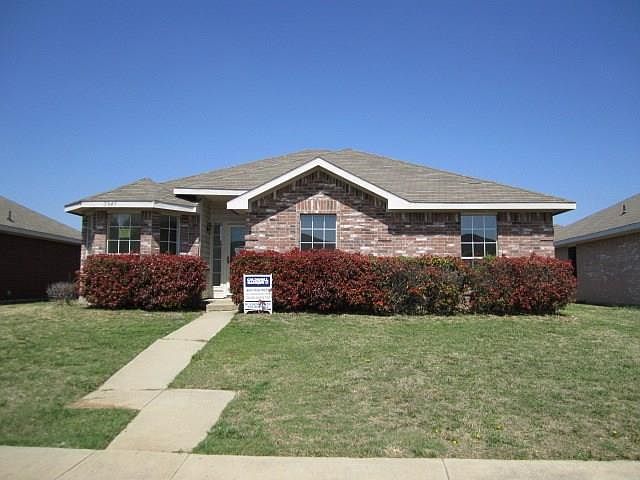 1st image of 2845 Coral Dr