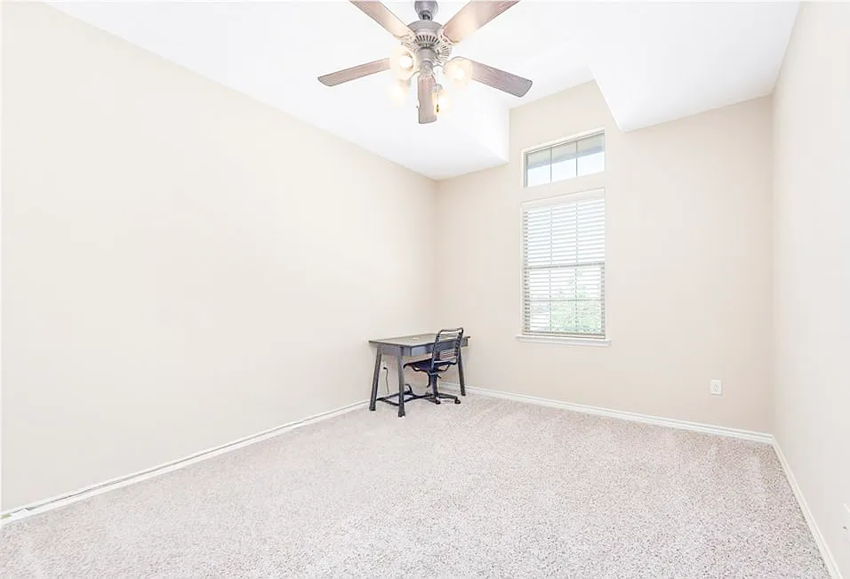 4 bed, 1810 sqft, $2,500 — Photo 3