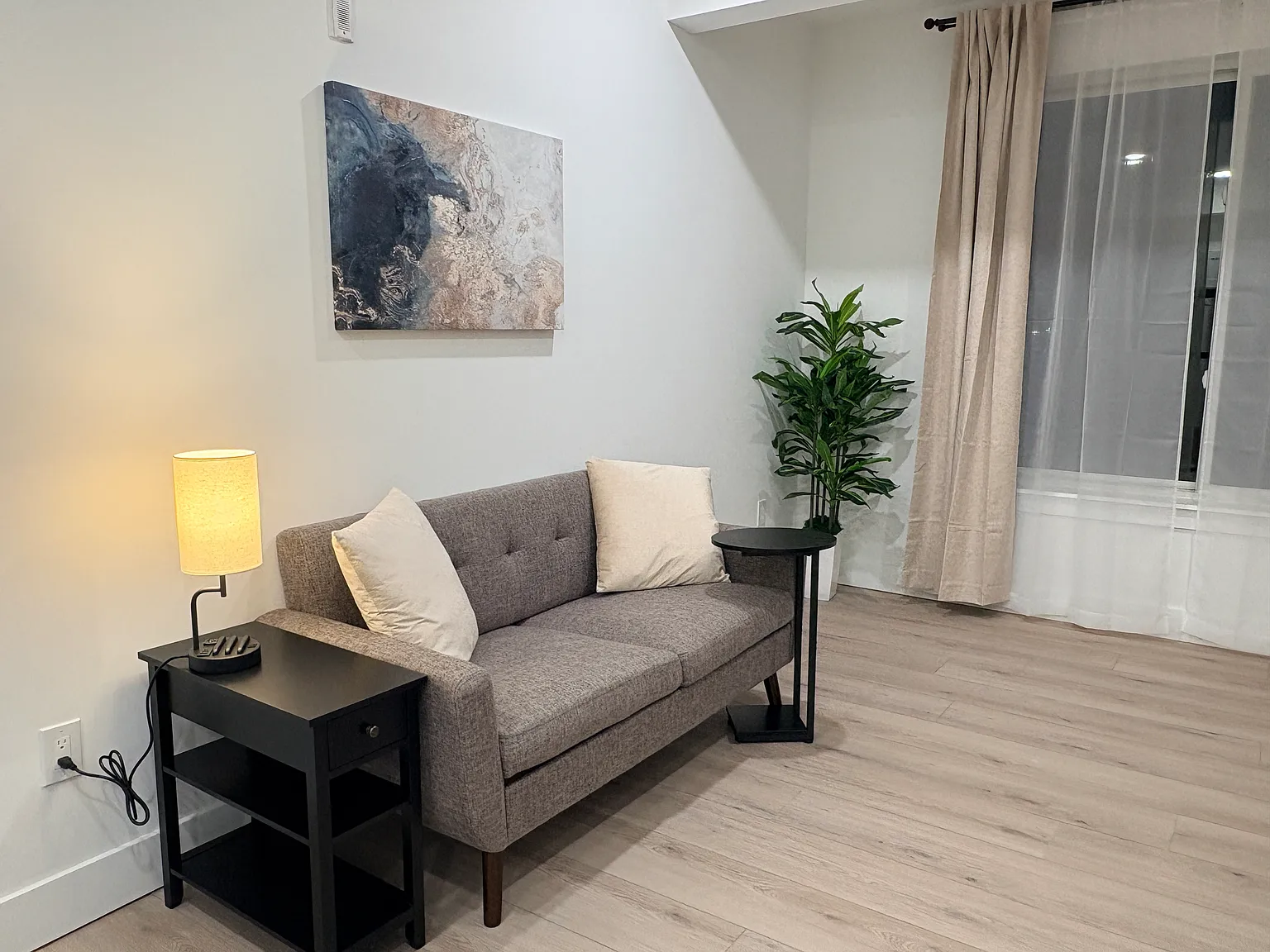 1 bed, 528 sqft, $1,800 — Photo 2