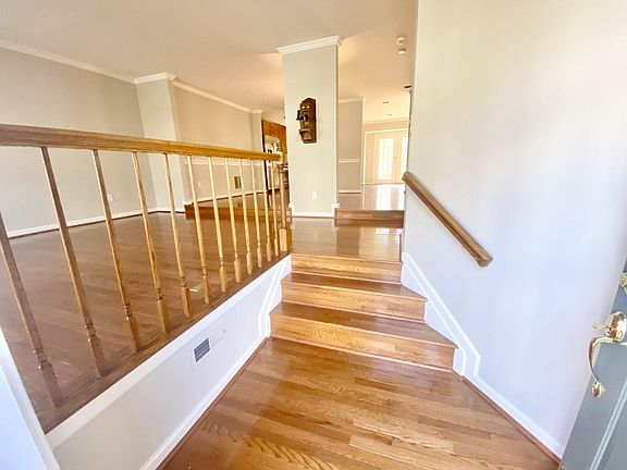 3rd image of 5133 Woodfield Dr