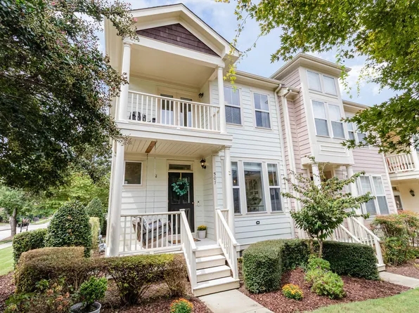 507 Village Loop Dr, Apex, NC 27502
