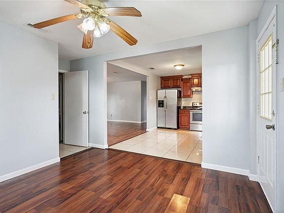 3rd image of 3716 Diane Pl