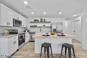 3 bed, 2.0 bath, 1145 sqft, $2,000 — Photo 2