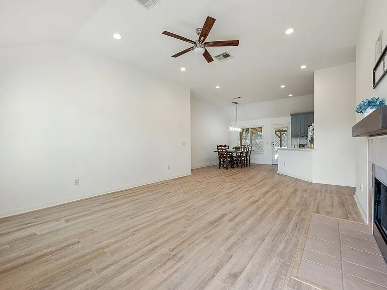 10114 Janet Loop — Photo 6