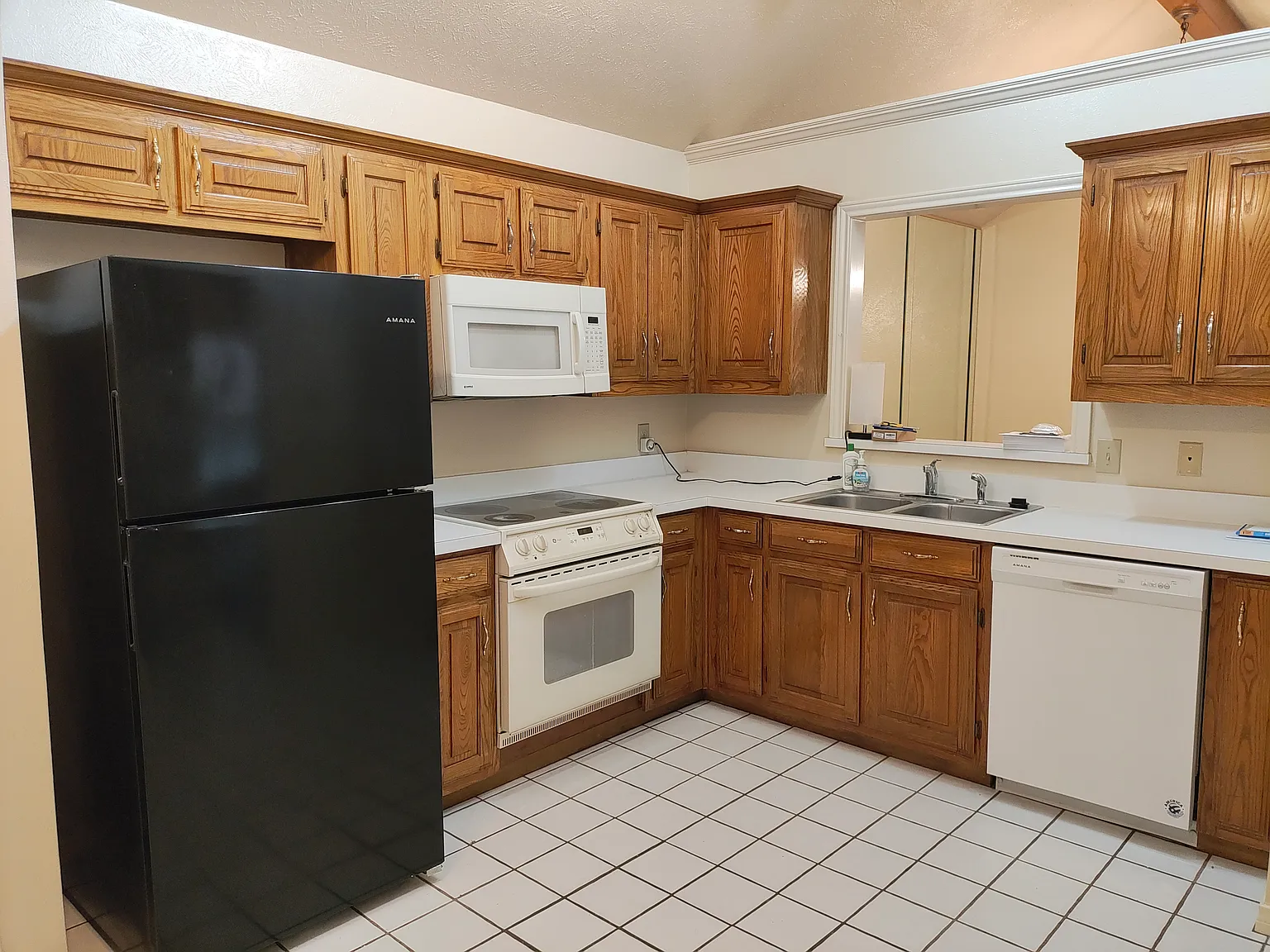 3 bed, 1476 sqft, $2,300 — Photo 2