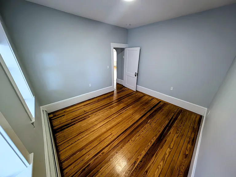 168 Waterman Ave — Photo 16