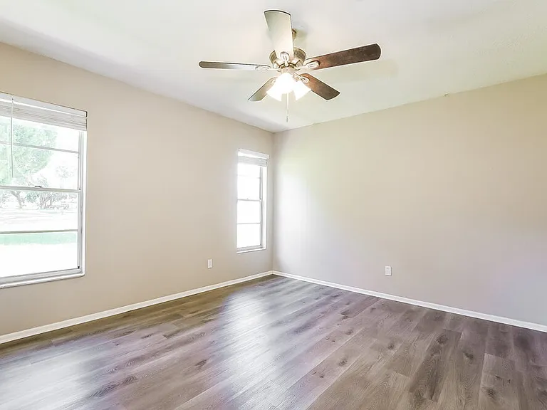1410 Orchid Ln — Photo 9