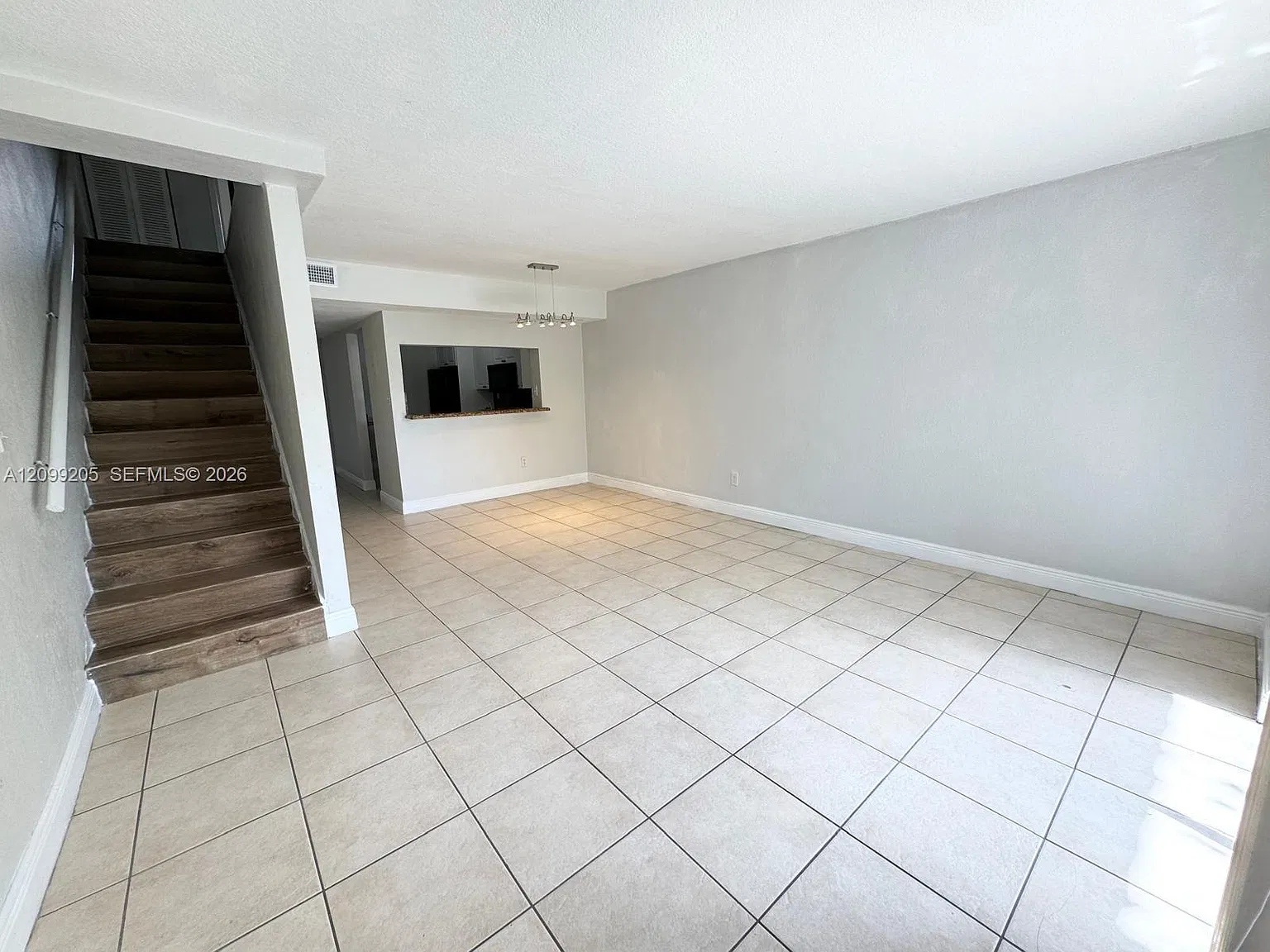 8600 SW 109th Ave — Photo 2