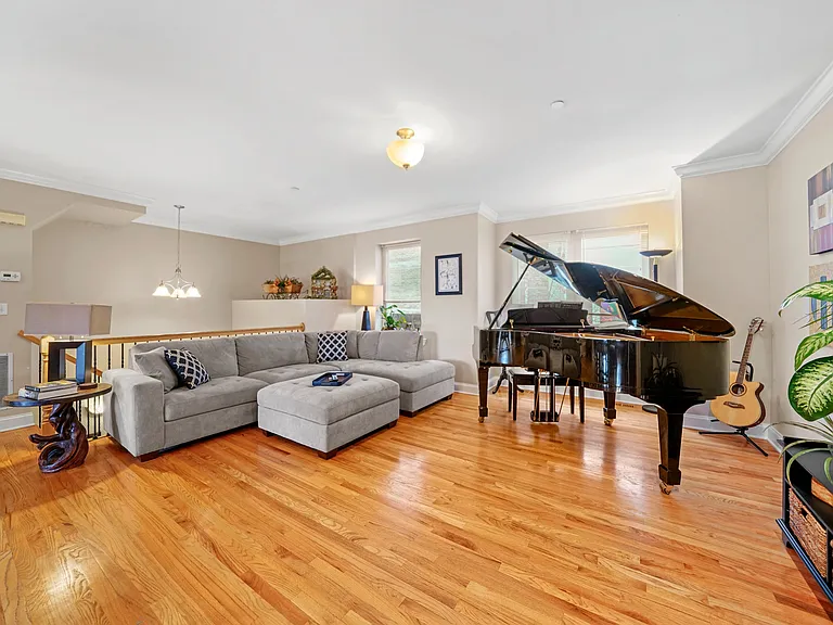 3930 Wehrman Ave — Photo 5