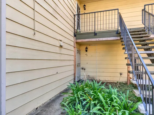 8228 Center Pkwy APT 45, Sacramento, CA 95823