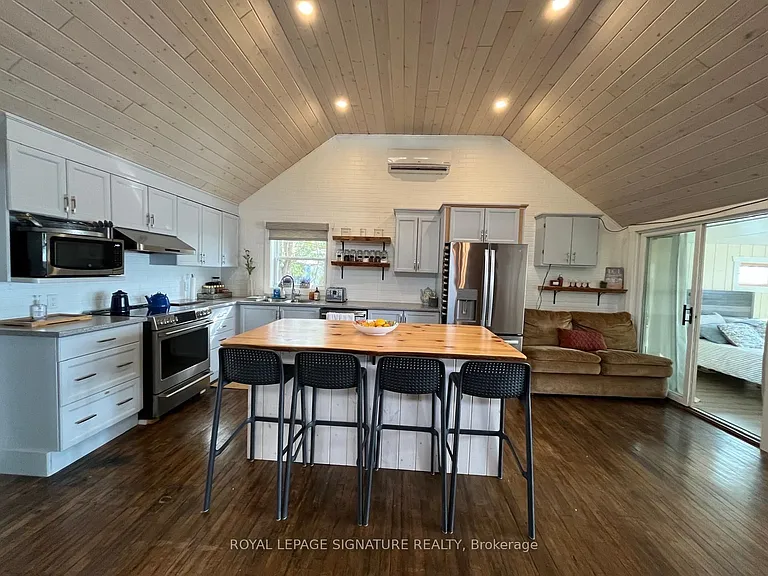309 Avery Point Rd — Photo 2