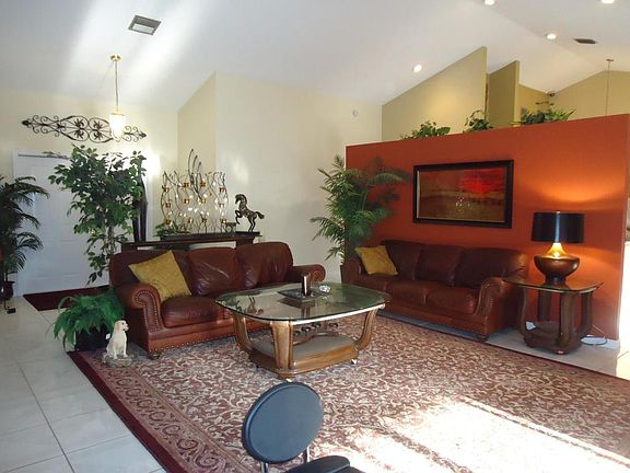 5th image of 9495 Sun Pointe Dr