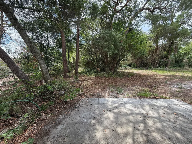 1383 Providence Blvd — Photo 16