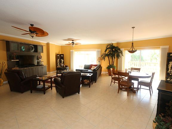 3rd image of 1188 N Tamiami Trl Unit 301