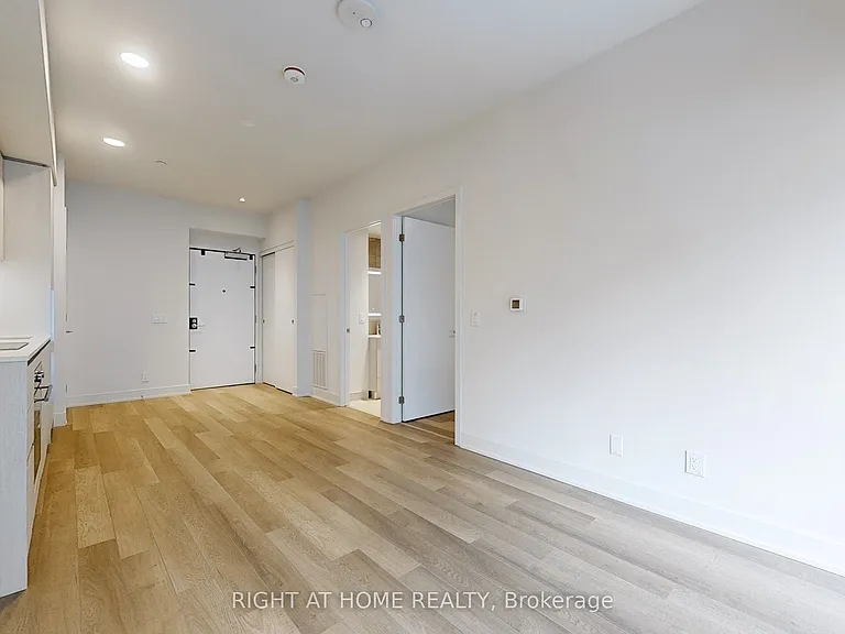 8 Cumberland St #603 — Photo 14