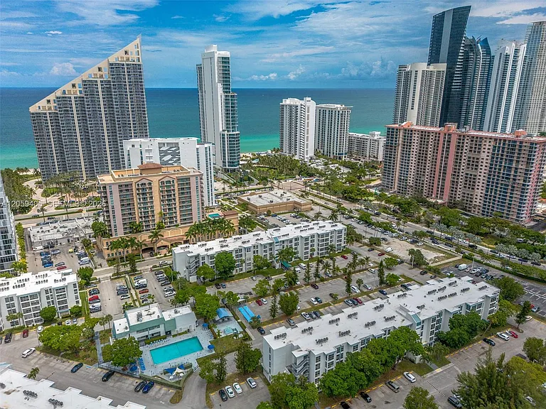 17570 Atlantic Blvd #210 — Photo 35