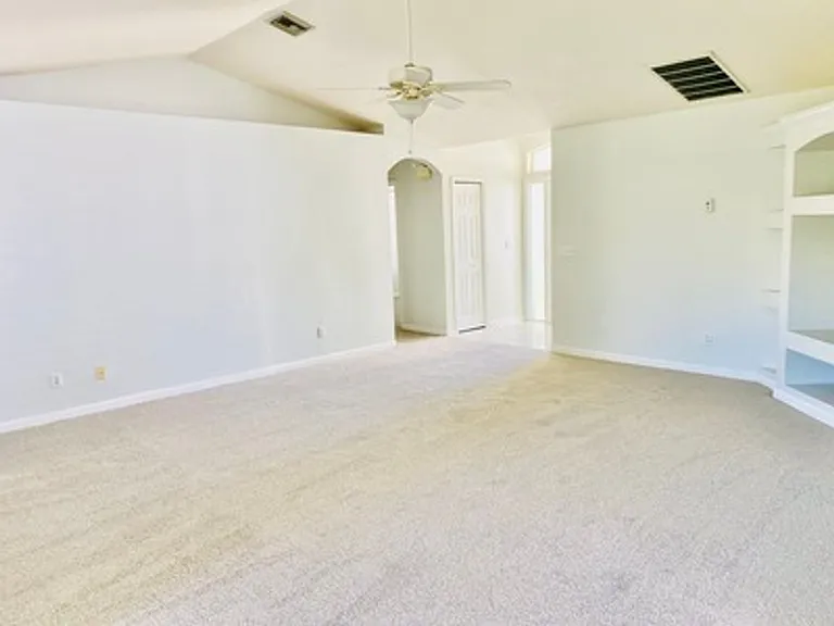 18477 Sunflower Rd — Photo 7