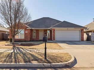 2504 SE 11th St, Moore, OK 73160