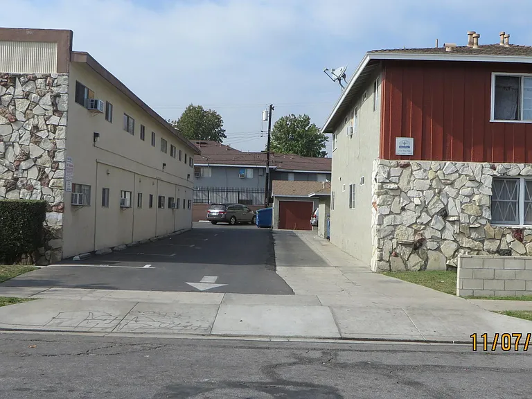 1145 N Mayfair Ave #F — Photo 3