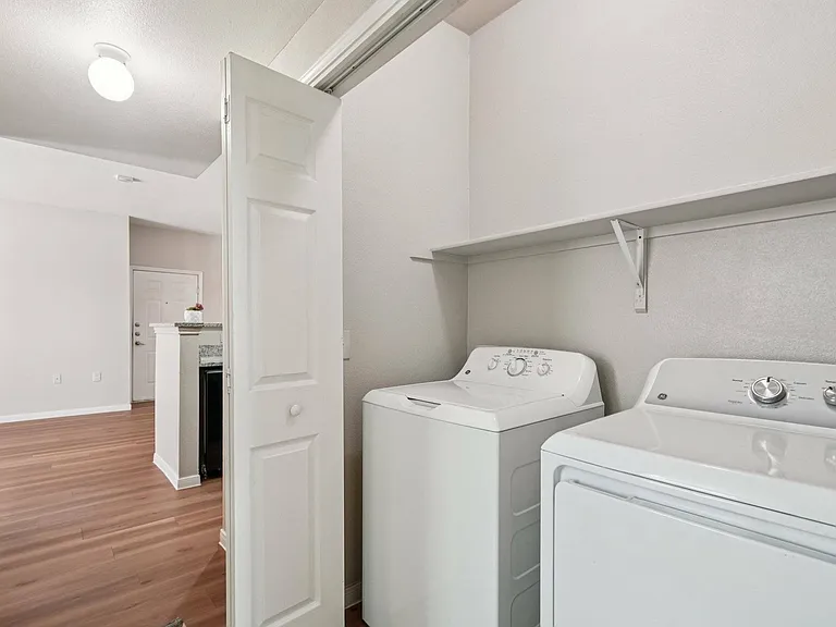 3 bedroom laundry