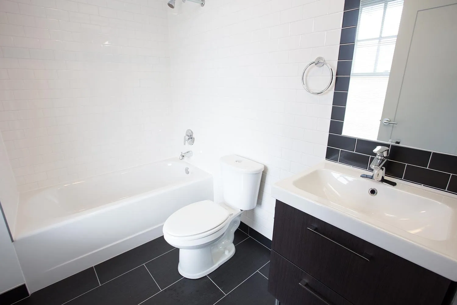 5100 S. Ellis Avenue — Photo 4