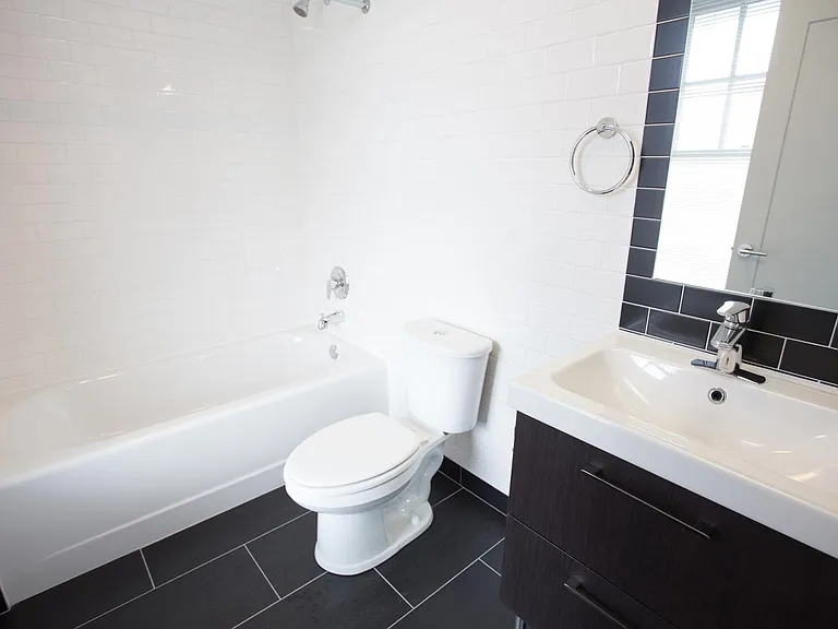 5100 S. Ellis Avenue — Photo 4