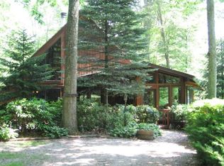 111 Robin Ln, Sugar Mountain, NC 28604