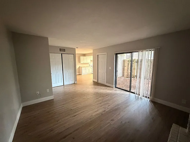 85-88 Springwood Sq #85-88 — Photo 3