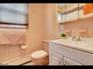 25 Linden St FLOOR 2, Bayonne, NJ 07002
