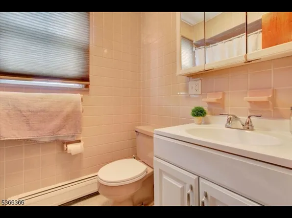 25 Linden St Floor 2, Bayonne, NJ 07002