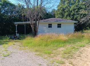 104 N Oak St, Yellville, AR 72687