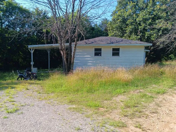 104 N Oak St, Yellville, AR 72687