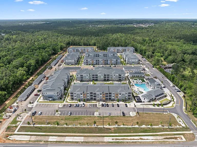 The Quinn Luxury Apartments — Photo 5