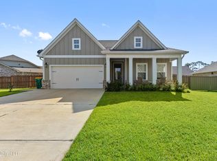 13788 E El Bonito Dr, Ocean Springs, MS 39564