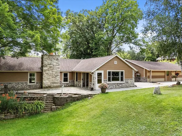 1171 Decorah ROAD, West Bend, WI 53095