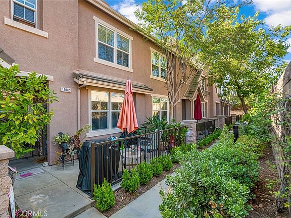 3rd image of 1082 Venice Way