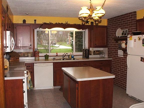 5th image of 4436 Meadowview Dr